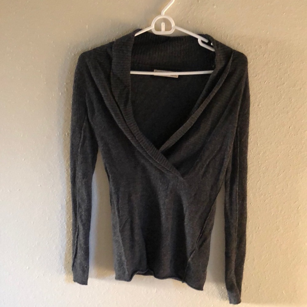 Old Navy Gray v-neck sweater